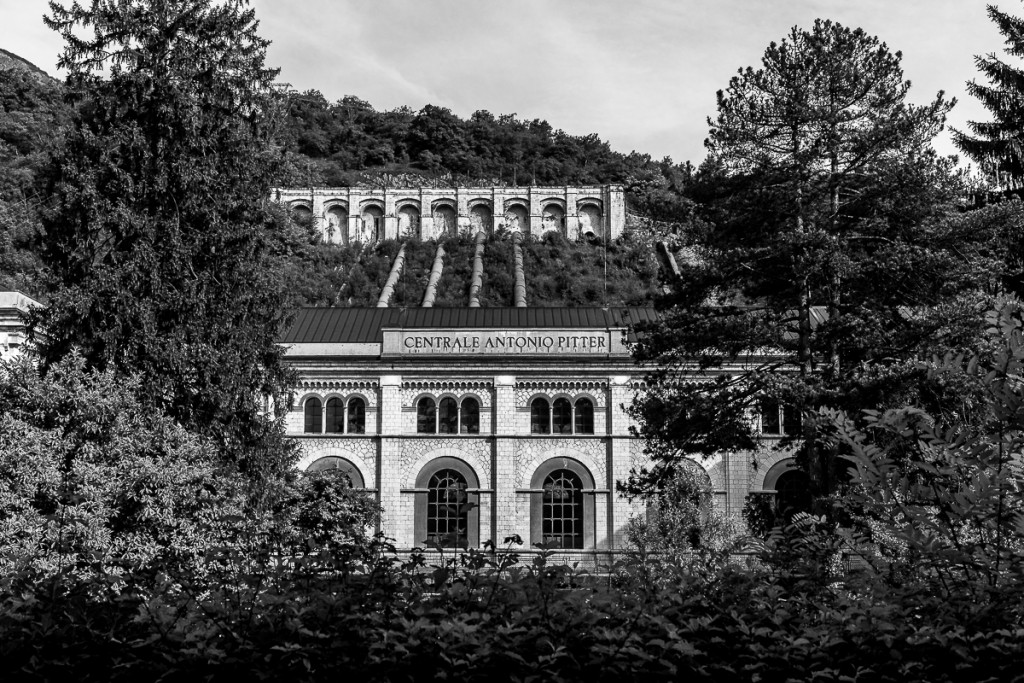 8.La storica centrale idroelettrica Antonio Pitter, nelle vicinanze di Montereale Valcellina